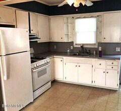 Building Photo - 38 Bryant St