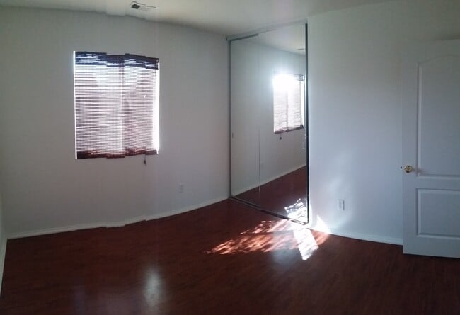 Building Photo - Beauty in the Details - 3 Bedroom / 2.5 Ba...