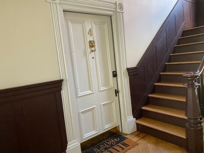 Building Photo - 1 Bedroom 1 Bath Furnished Condo in Harles...