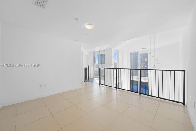 Building Photo - 300 S Biscayne Blvd