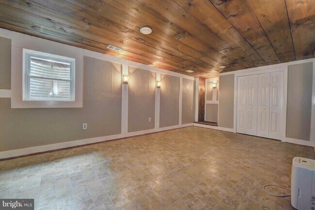 Building Photo - 7794 Euclid Way