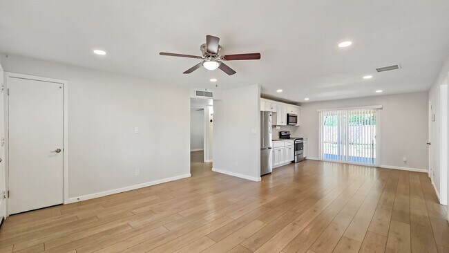Building Photo - 8012 W Highland Ave