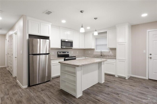 Building Photo - 3409 Sahara Dr