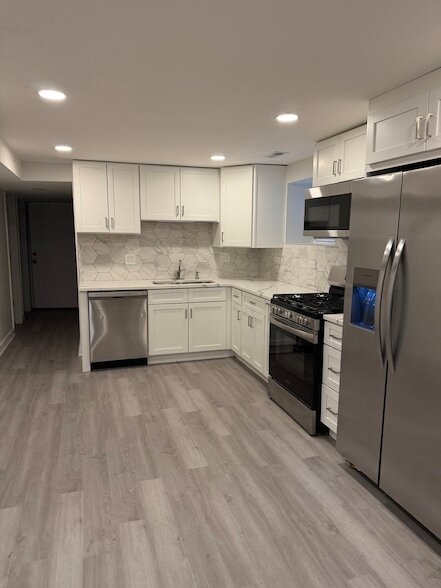 Building Photo - 8106 S Langley Ave