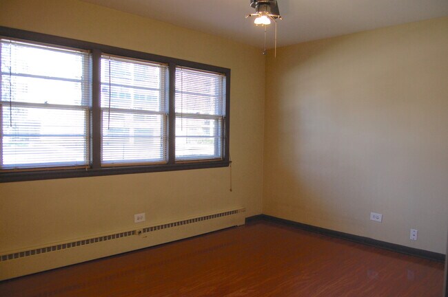 Building Photo - 1001 N Harlem Ave