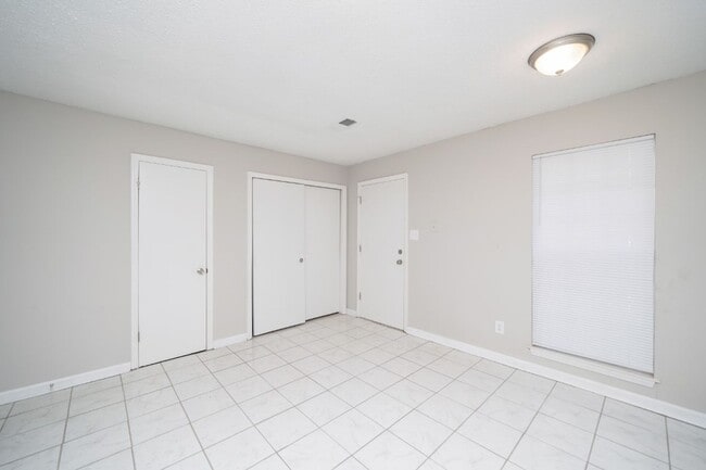 Building Photo - “You Won’t Believe the Space — Gorgeous 4BR Hueytown Home”