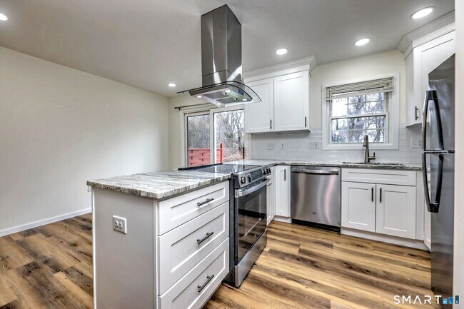 Building Photo - 65 Salem Walk