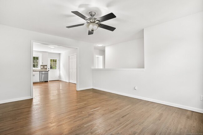 Building Photo - 75 Beecher Ave