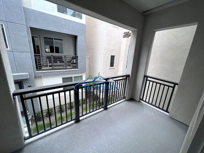 Building Photo - 1627 Hornet Dr