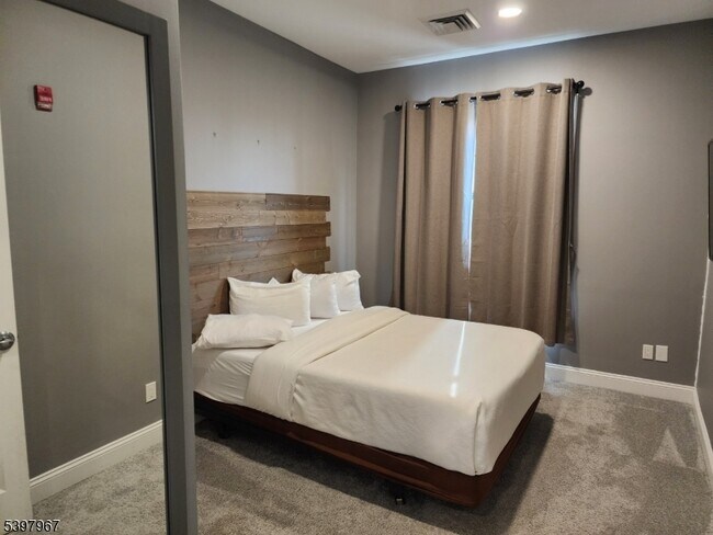 Building Photo - 200 NJ-94