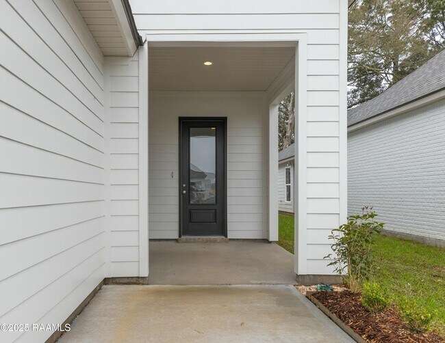 Building Photo - 107 Alpine Dr