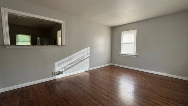 Building Photo - 7814 Wayne Ave