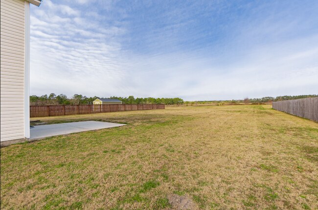 Building Photo - 131 Cherry Grove Dr