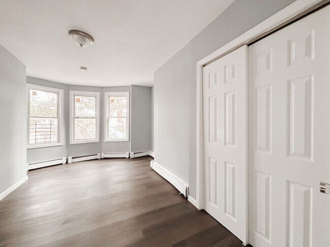 Building Photo - 96 Cutler St