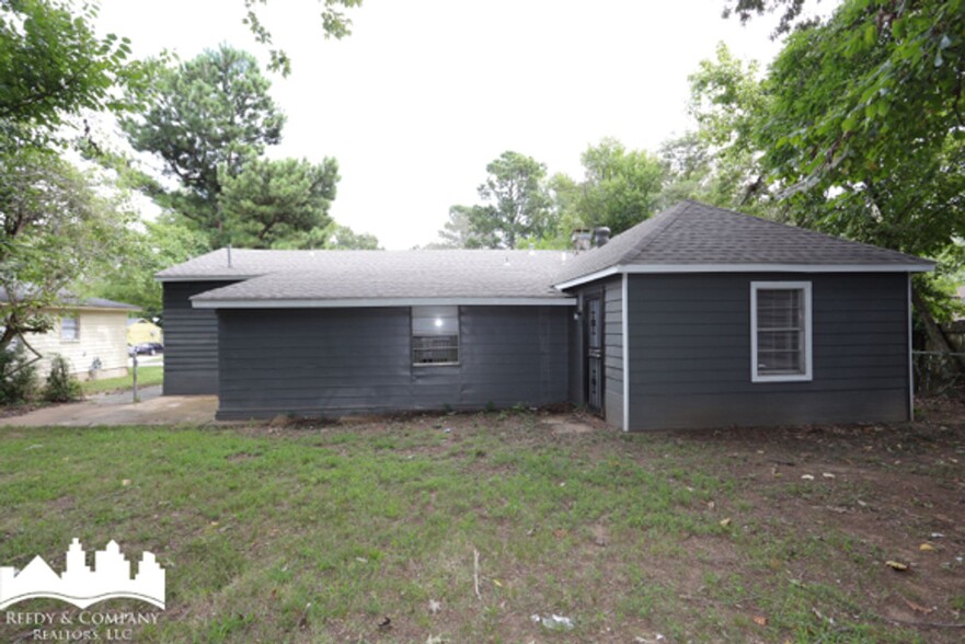 Building Photo - 3223 Boone St