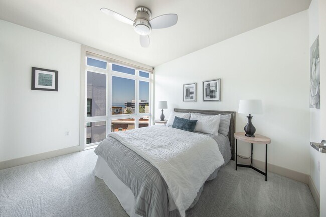 Building Photo - Matae Condominiums - Lower Queen Anne/Bell...