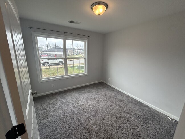 Building Photo - 721 Tidwell Dr