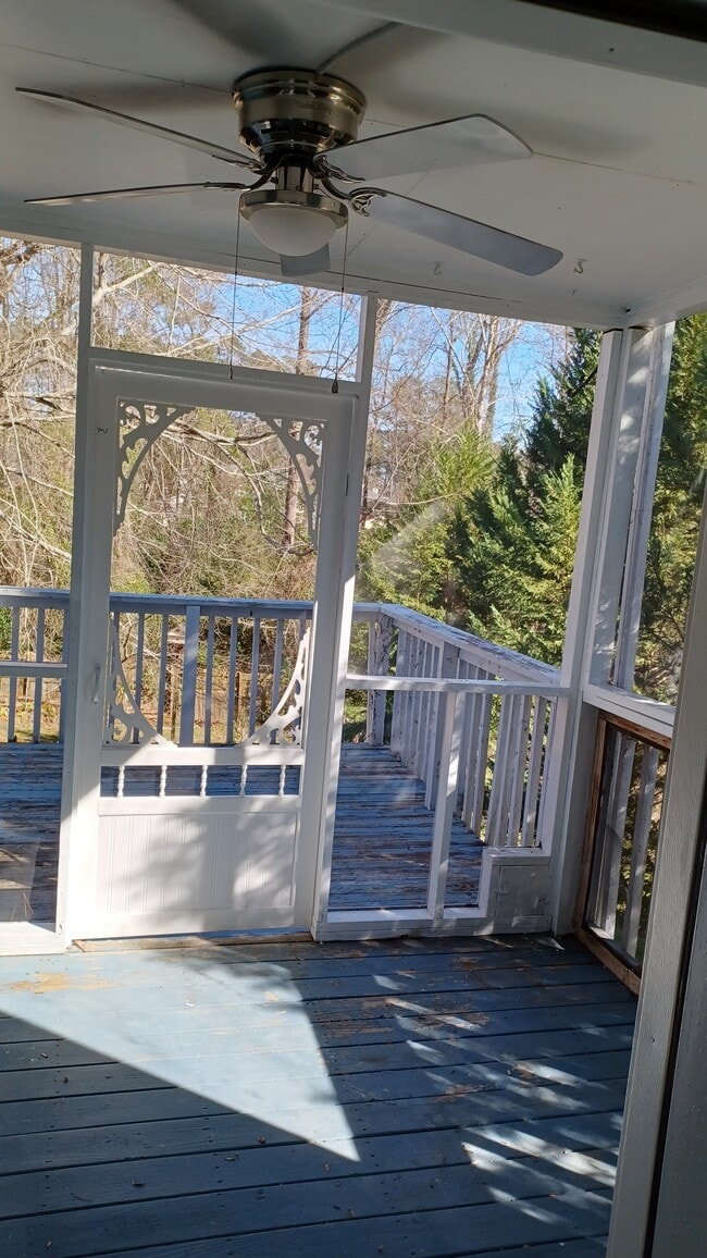 Building Photo - 521 Fairfield Way