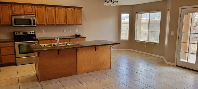 Building Photo - FOUR BEDROOMS IN COLLEGE PARK