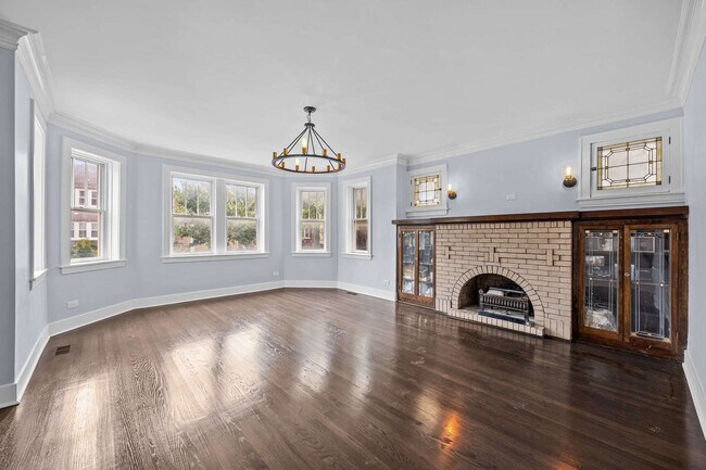 Building Photo - 1101 S Oak Park Ave