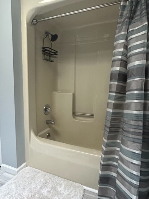 bathroom 1 - 2130 Hammond Pl E