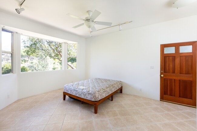 Building Photo - 2924 Arriba Way