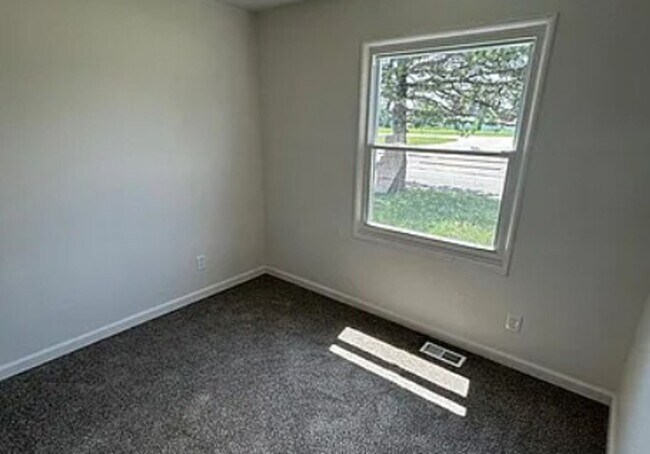 Building Photo - 1515 Andrews Dr