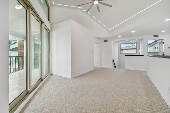 Building Photo - 941 Seddon Cove Way