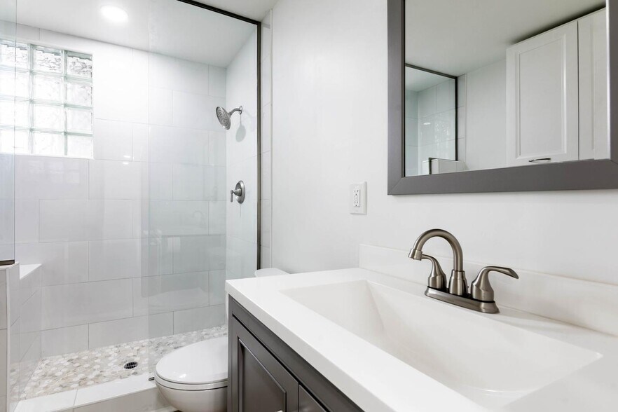 Building Photo - Charming Canyon-View Studio | Serene Livin...