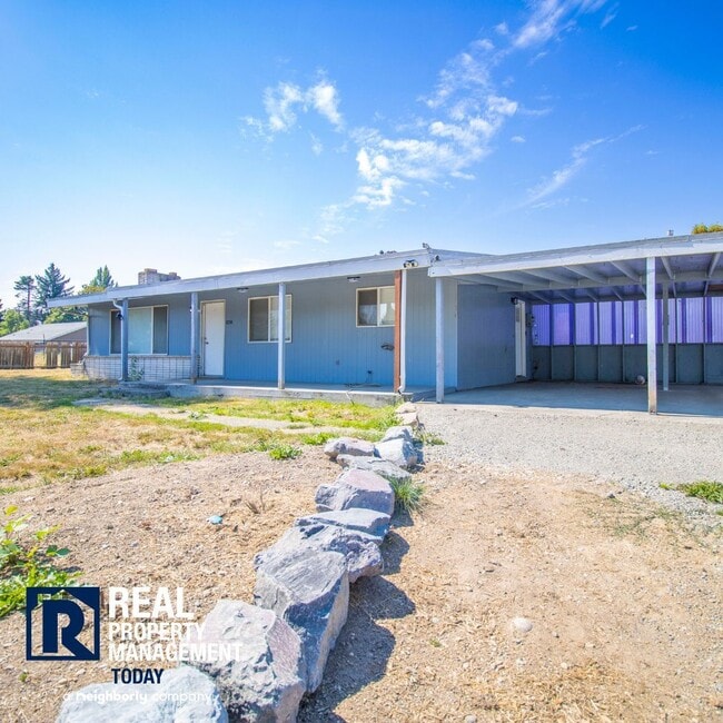 Building Photo - Great 3 Bedroom With Covered Carport!