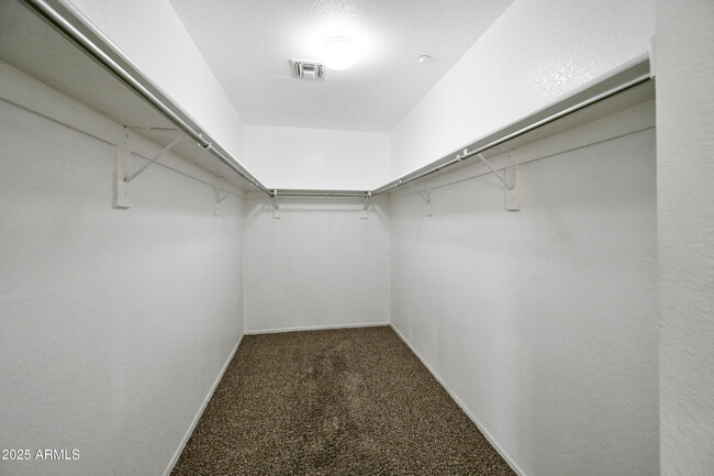 Building Photo - 7500 E Deer Valley Rd