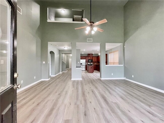 Building Photo - 806 Bent Wood Pl