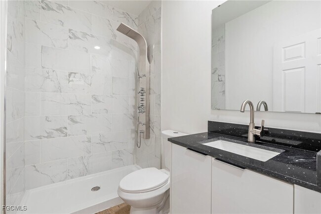 Building Photo - 1028 Milwaukee Blvd