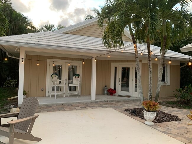 Building Photo - 470 SE St Lucie Blvd