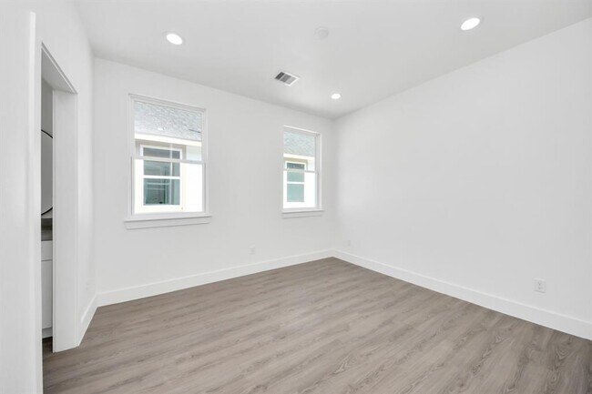 Building Photo - 9023 Spaulding St