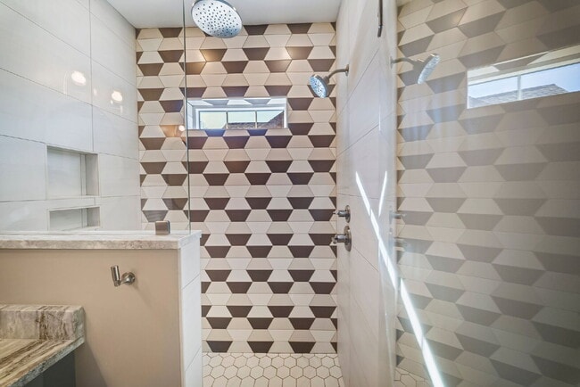 Building Photo - Fully Furnished | Asheville Area