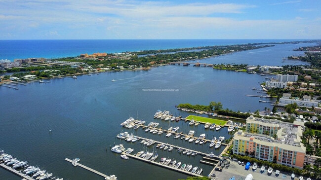 Building Photo - 804 E Windward Way