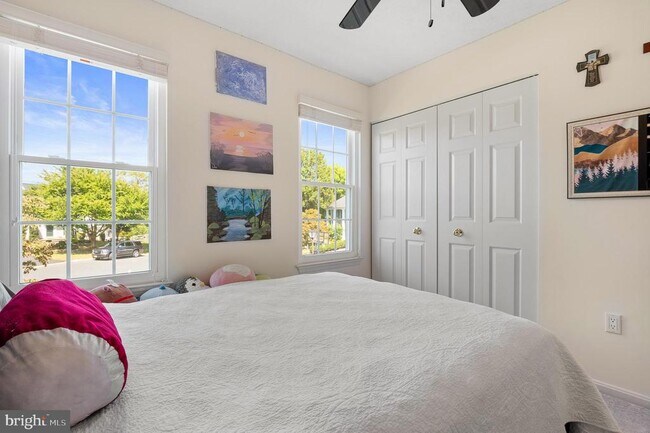 Building Photo - 1615 Spottsworth Way