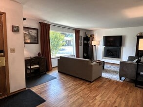 Building Photo - 302 N 37th Ave