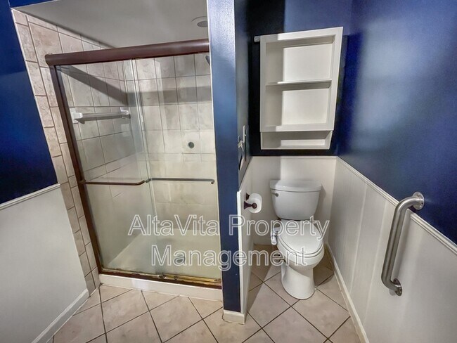 Building Photo - 4213 Avon Ct