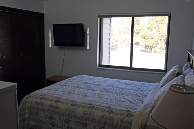 Building Photo - 203 E. Meadow Mile - 12-10