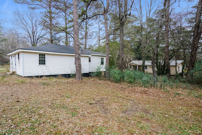 Building Photo - Cozy 3-Bedroom Home