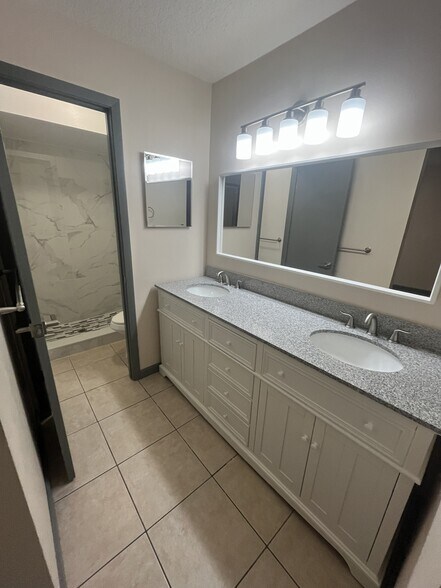 Building Photo - 218 Perth Ct