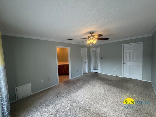 Building Photo - Spacious 5-Bedroom Home with Heated Pool & Hot Tub in Niceville!