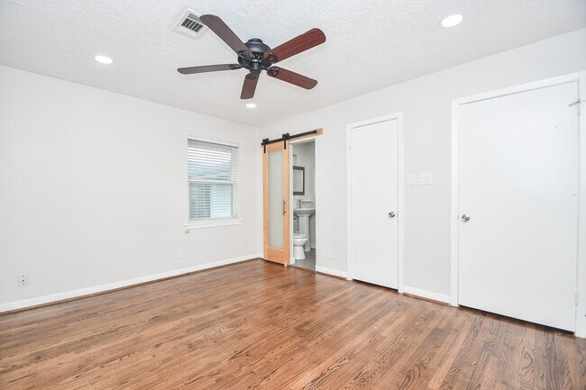 Building Photo - 5214 De Milo Dr