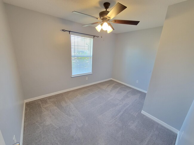 Building Photo - 400 Pristine Water Ln