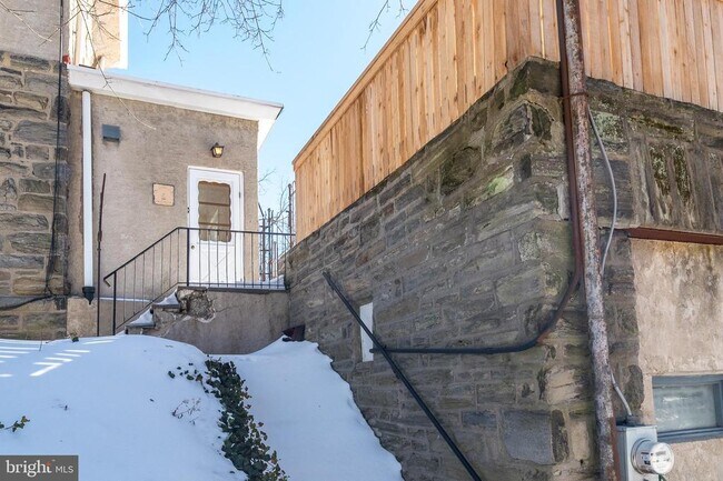 Building Photo - 7738 Ardleigh St