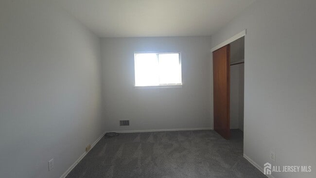 Building Photo - 89 Van Buren Ave