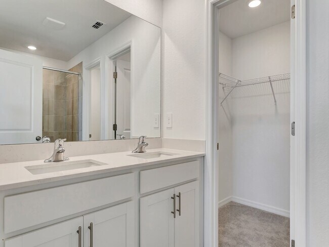 Building Photo - Brand-New 3BR/2.5BA Townhouse for Rent in Lakewood Ranch — $2,300/Month, Internet & Lawn Care Inc...