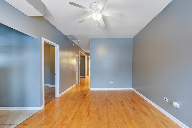 Building Photo - 2446 W 69th St